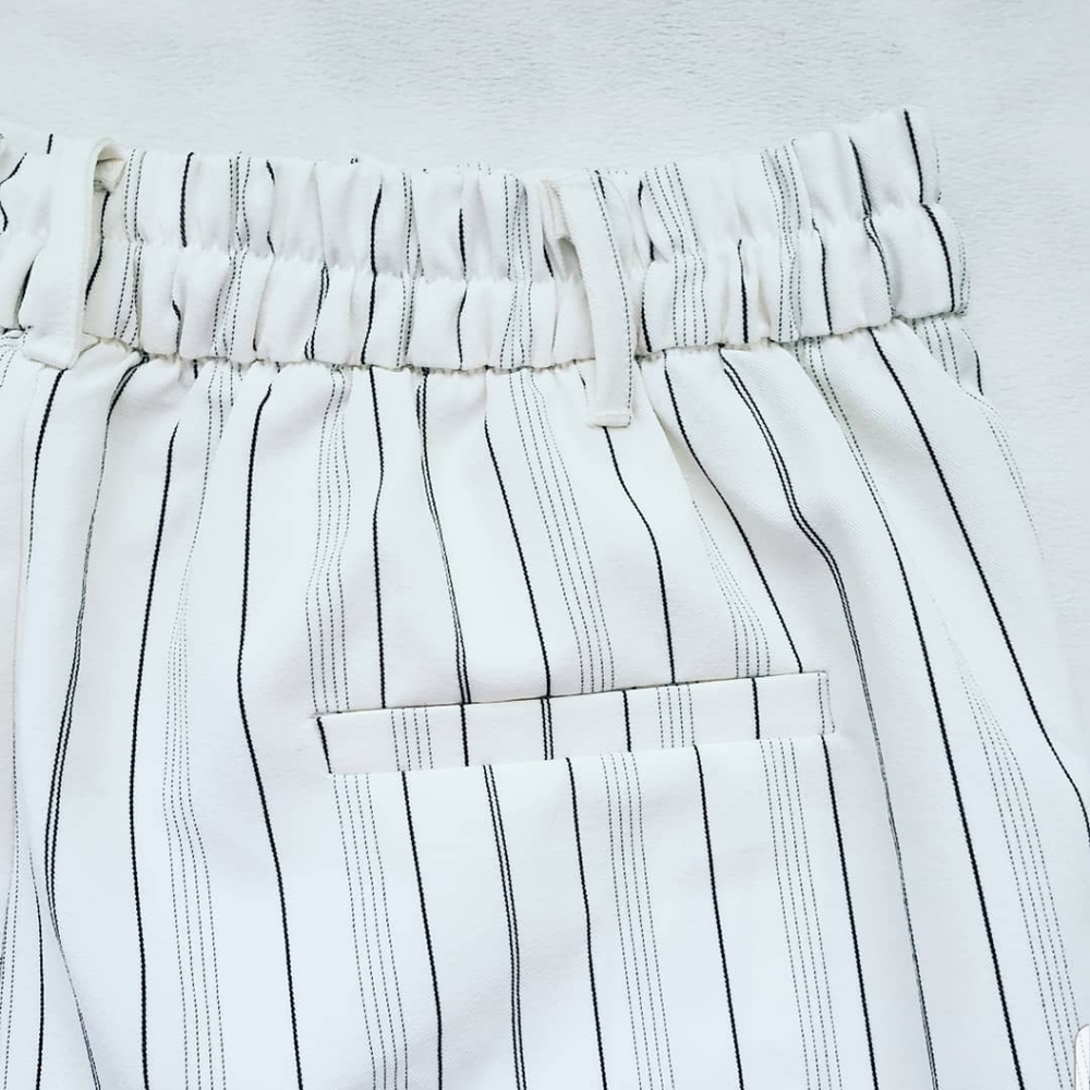 Shorts - Picture 3 of 4